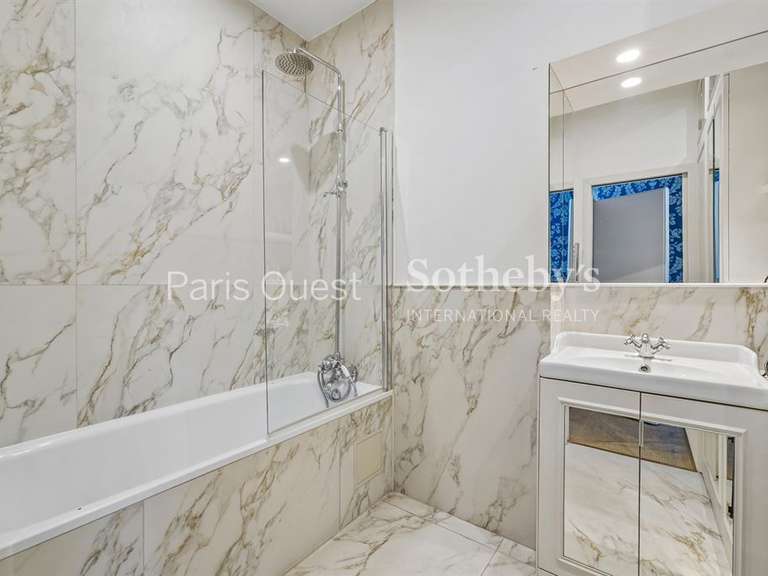 Appartement Paris 7e - 3 chambres - 123m²