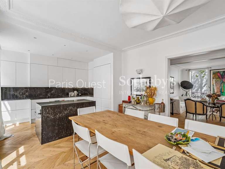 Appartement Paris 7e - 3 chambres - 123m²