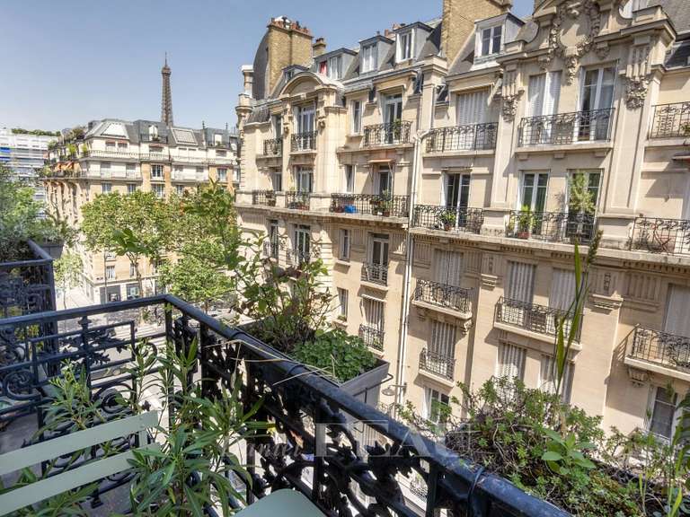 Appartement Paris 7e - 3 chambres - 107m²