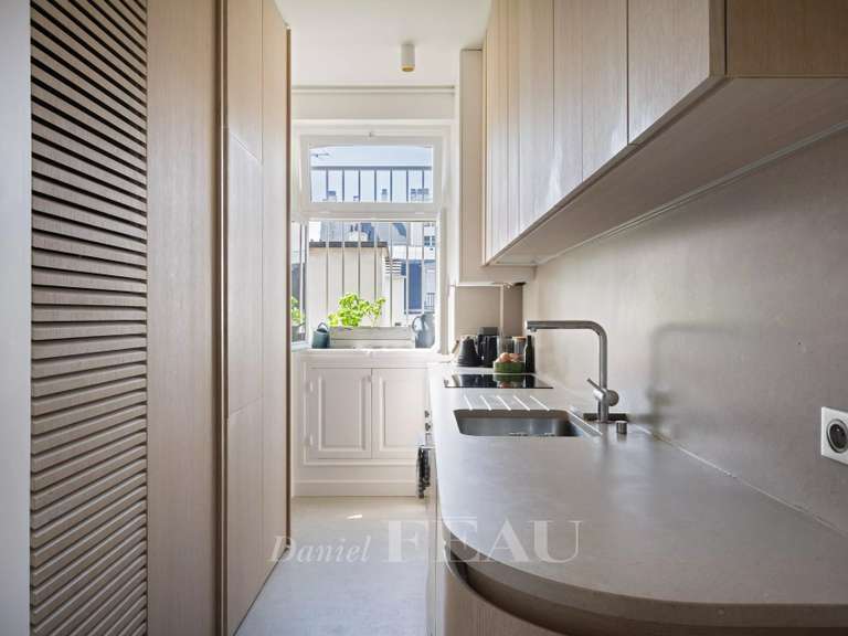 Appartement Paris 7e - 3 chambres - 107m²