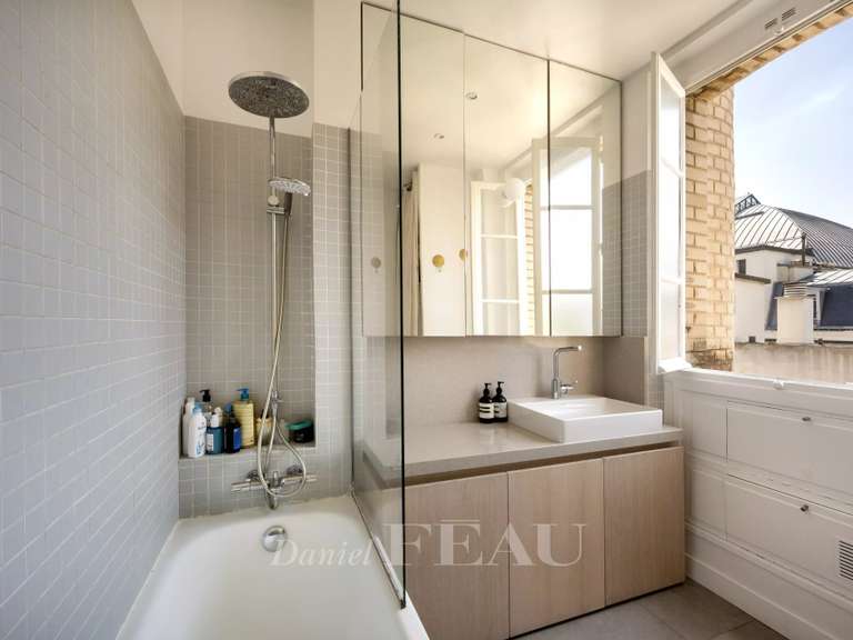Appartement Paris 7e - 3 chambres - 107m²