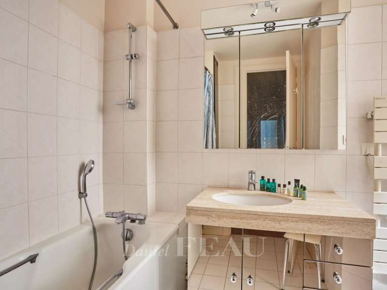 Appartement Paris 7e - 3 chambres - 182m²