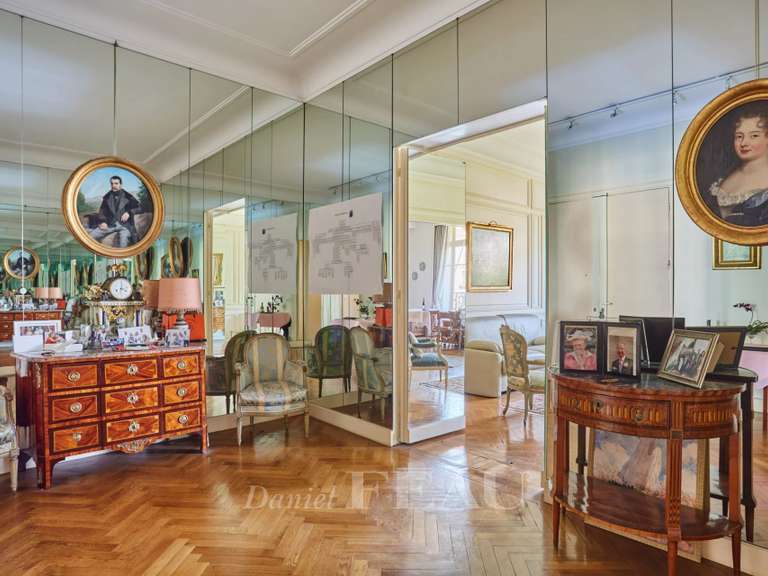 Appartement Paris 7e - 3 chambres - 182m²