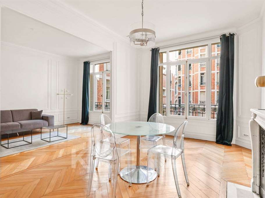 Apartment Paris 7e