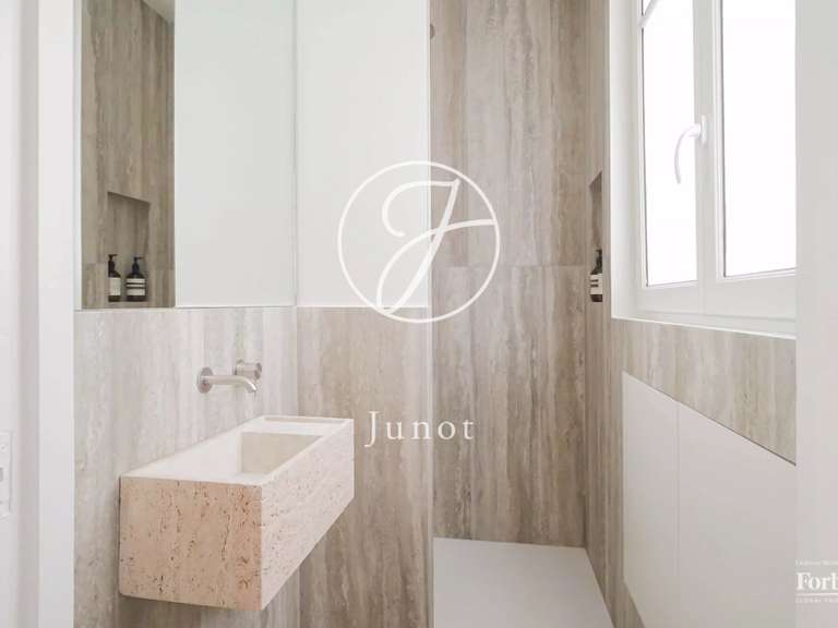 Appartement Paris 7e - 2 chambres - 83m²