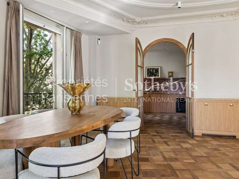 Appartement Paris 7e - 2 chambres - 125m²