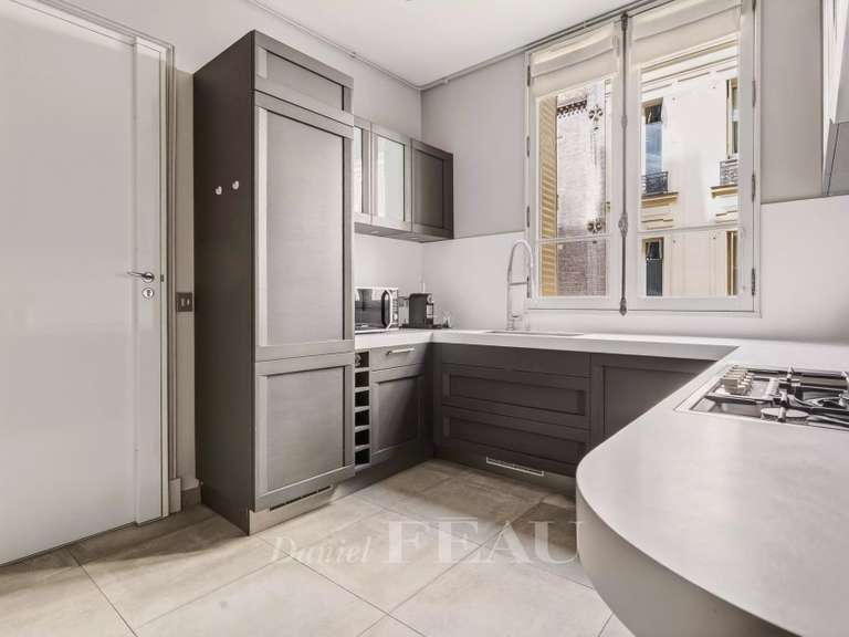 Appartement Paris 7e - 3 chambres - 165m²