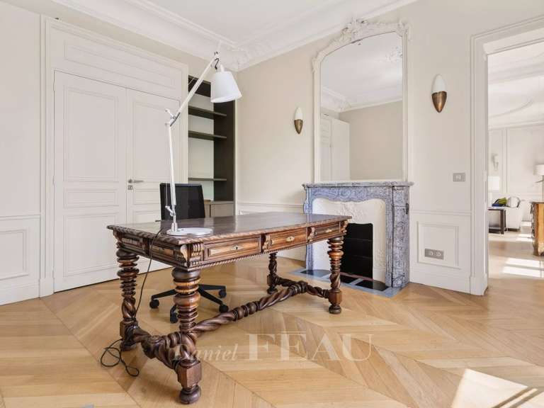 Appartement Paris 7e - 3 chambres - 165m²