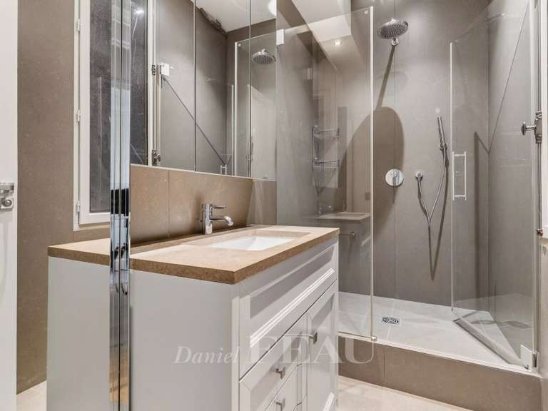 Appartement Paris 7e - 3 chambres - 165m²
