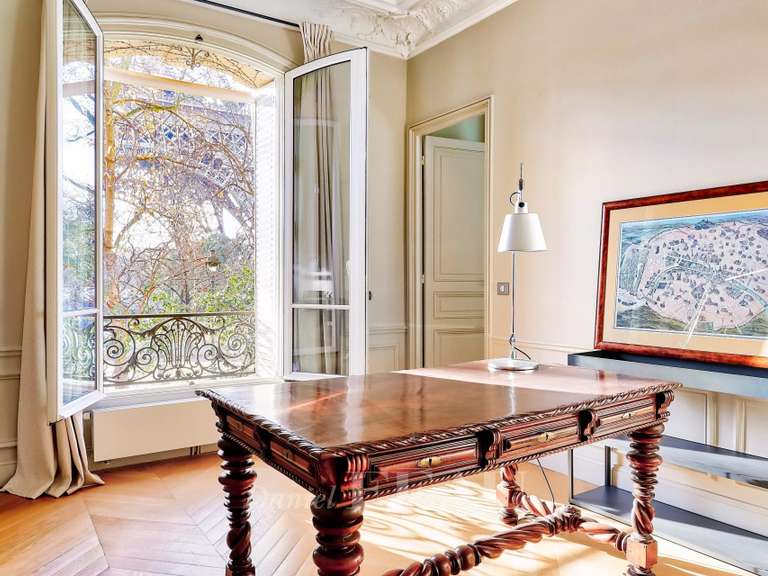 Appartement Paris 7e - 3 chambres - 165m²