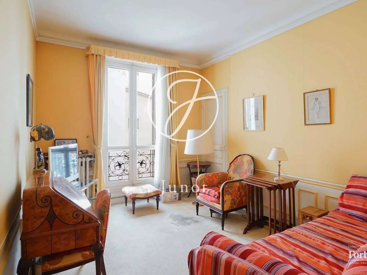 Apartment Paris 7e