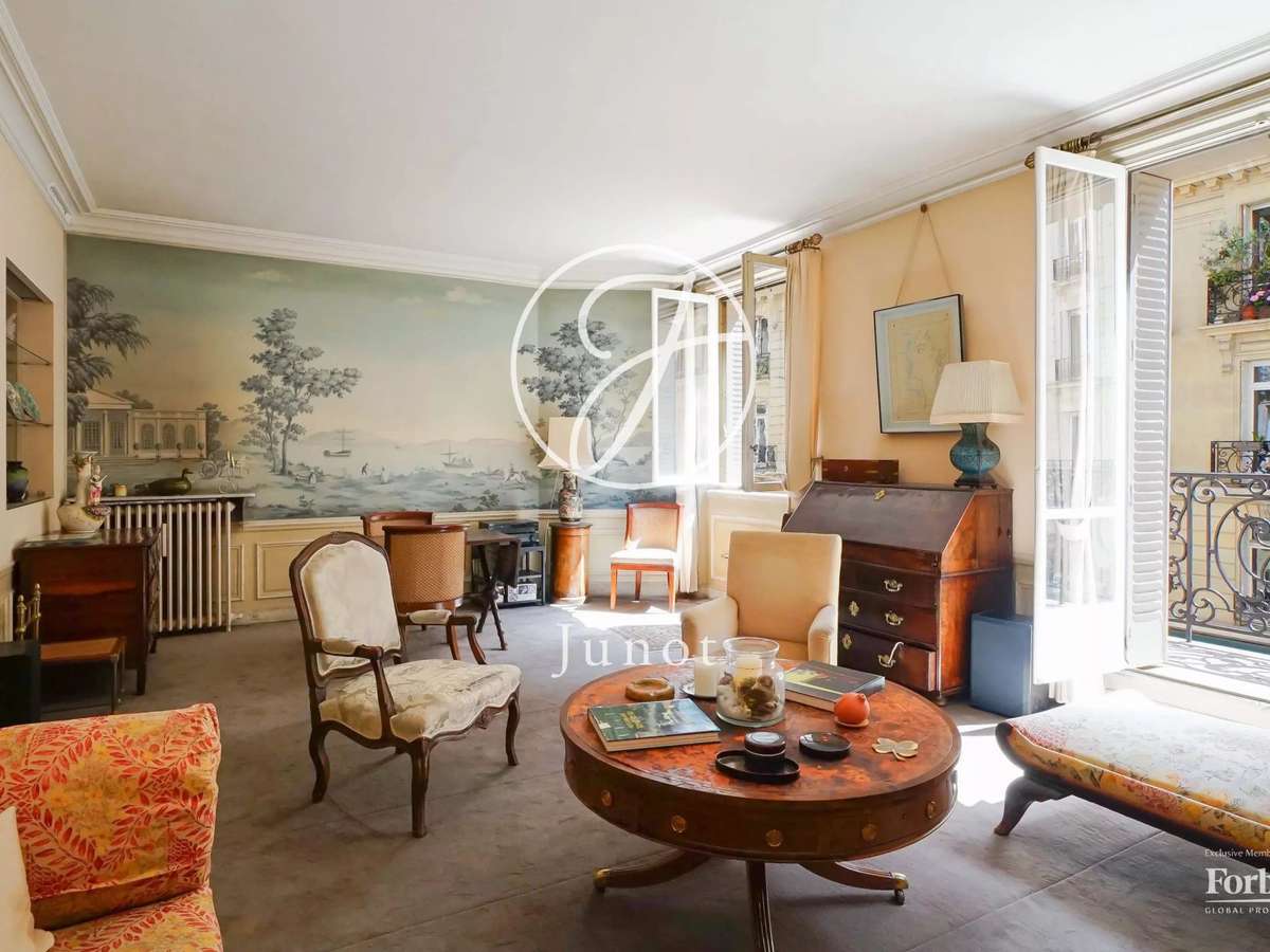 Apartment Paris 7e