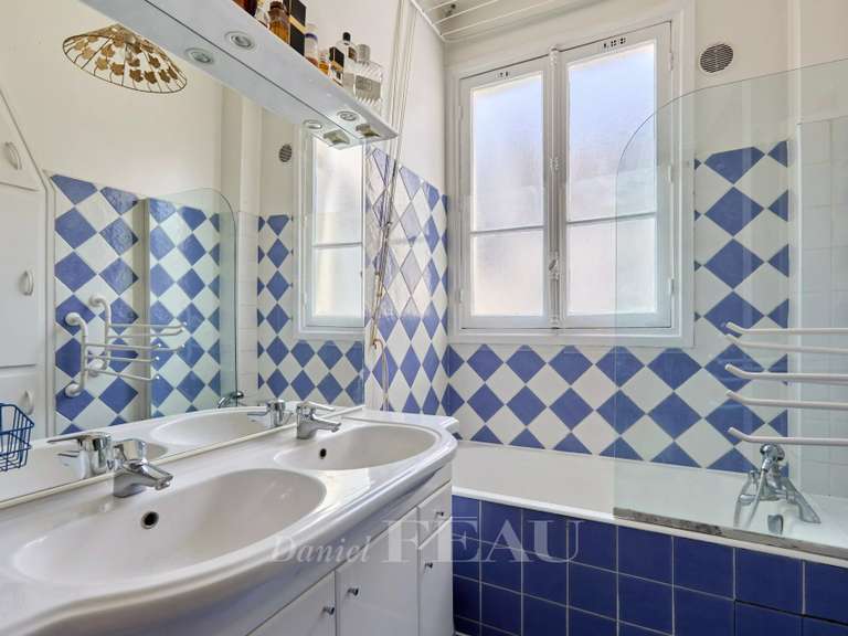 Appartement Paris 7e - 3 chambres - 99m²
