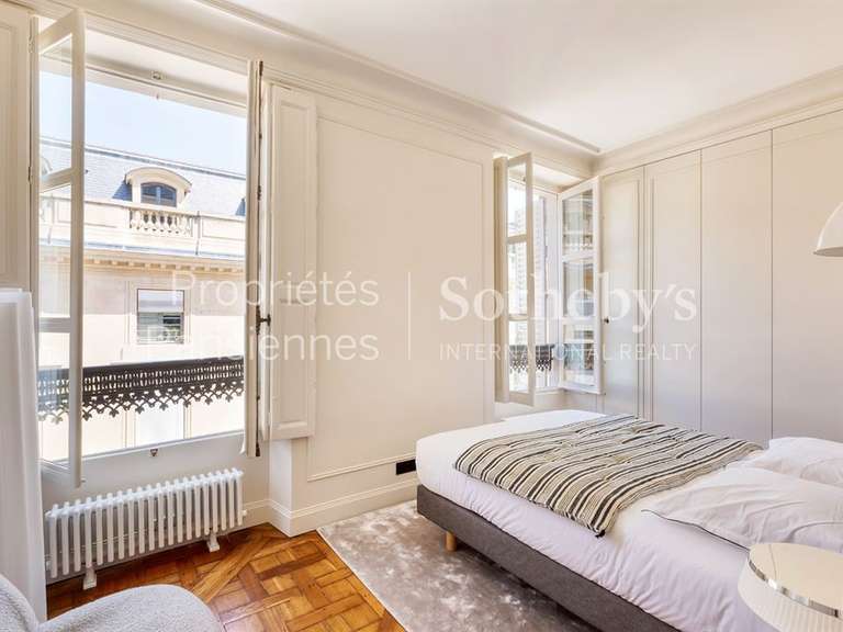 Appartement Paris 7e - 3 chambres - 197m²