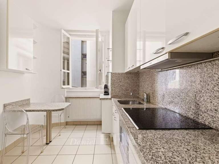Appartement Paris 7e - 3 chambres - 117m²