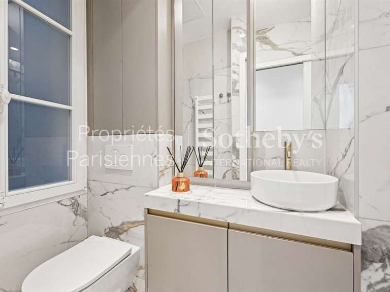 Appartement Paris 7e - 2 chambres - 79m²