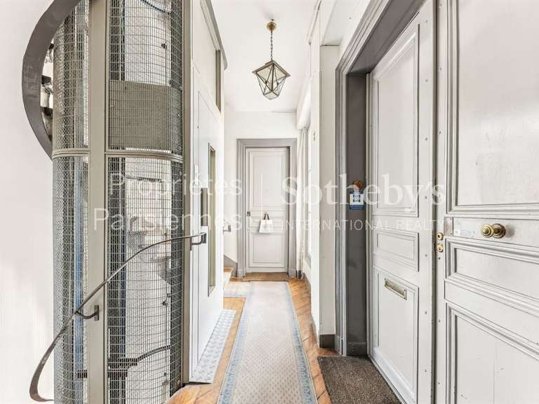 Appartement Paris 7e - 2 chambres - 79m²