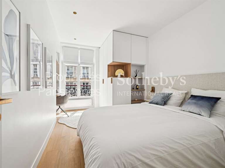 Appartement Paris 7e - 2 chambres - 79m²