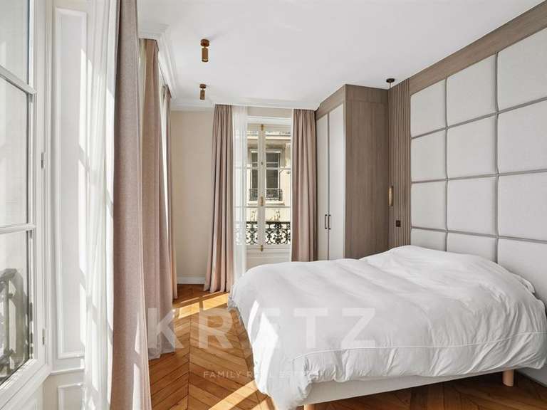 Appartement Paris 7e - 2 chambres - 83m²