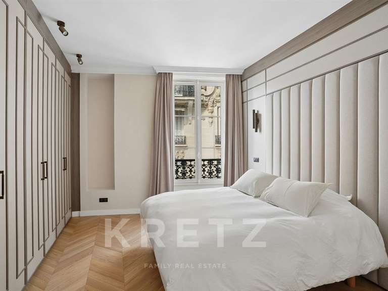 Appartement Paris 7e - 2 chambres - 83m²