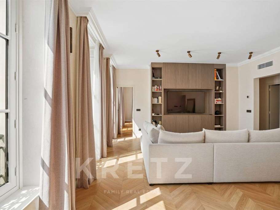 Apartment Paris 7e