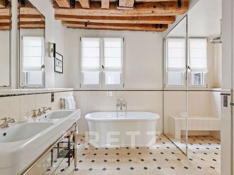 Appartement Paris 7e - 2 chambres - 127m²