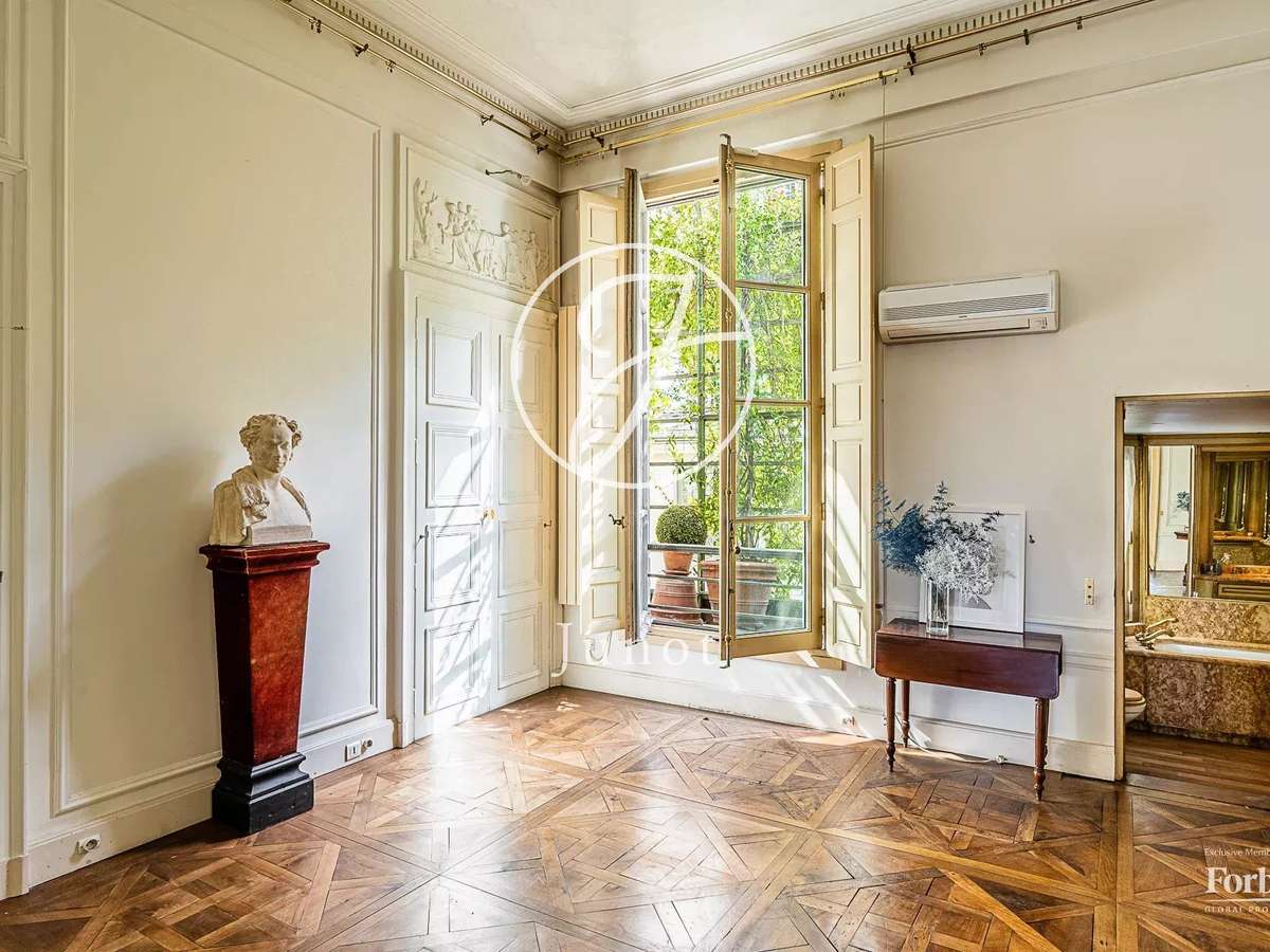 Apartment Paris 7e