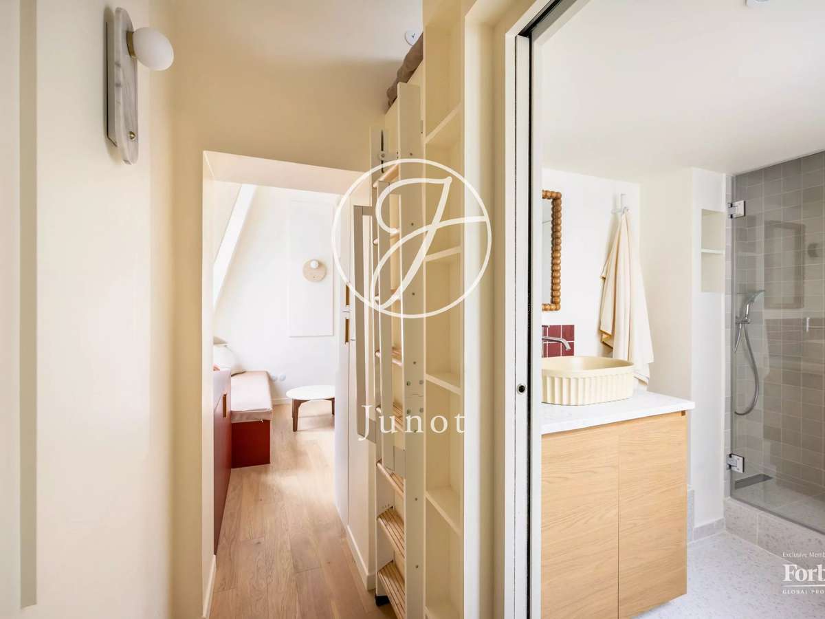 Apartment Paris 7e