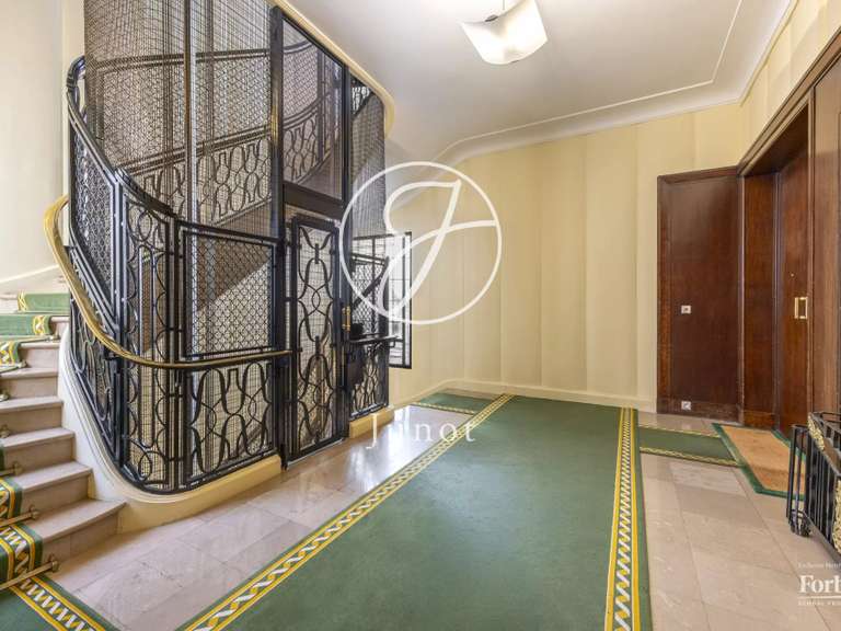 Appartement Paris 7e - 2 chambres - 182m²