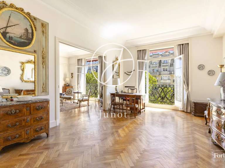 Appartement Paris 7e - 2 chambres - 182m²