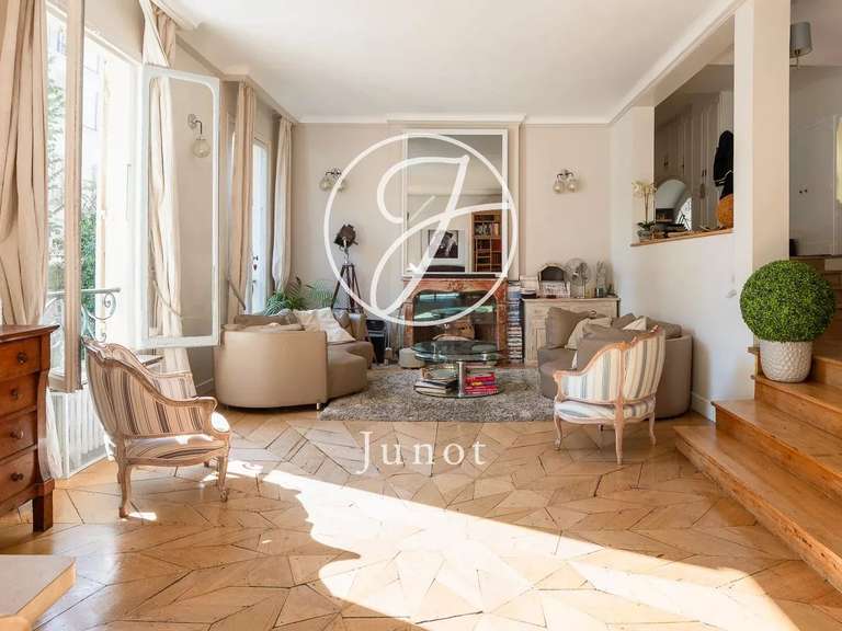 Appartement Paris 7e - 3 chambres - 135m²