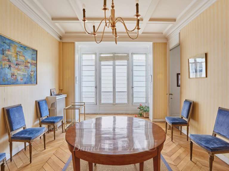 Appartement Paris 7e - 3 chambres - 150m²