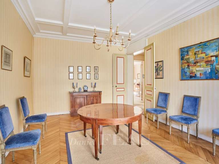 Appartement Paris 7e - 3 chambres - 150m²