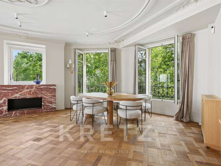 Appartement Paris 7e - 2 chambres - 125m²