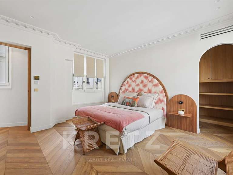 Appartement Paris 7e - 2 chambres - 125m²