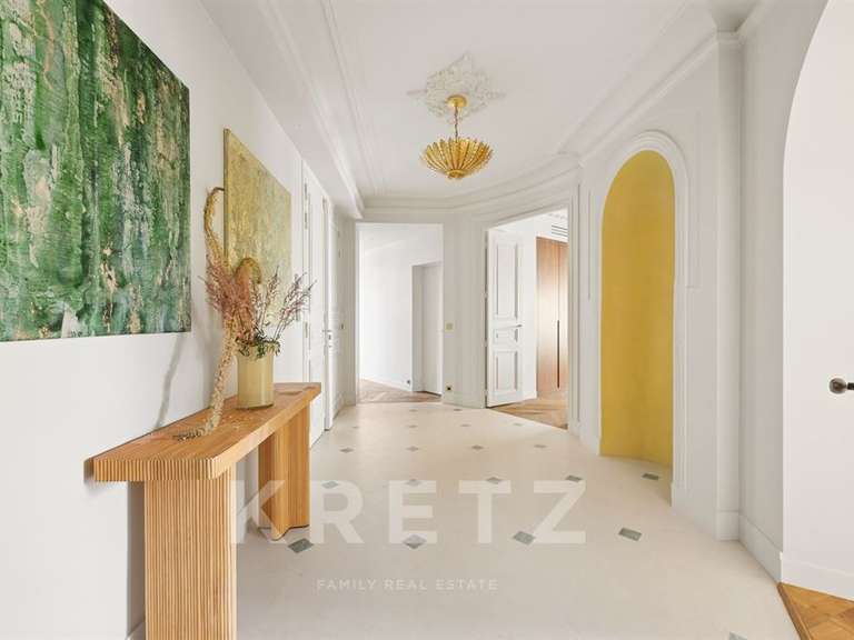 Appartement Paris 7e - 2 chambres - 125m²