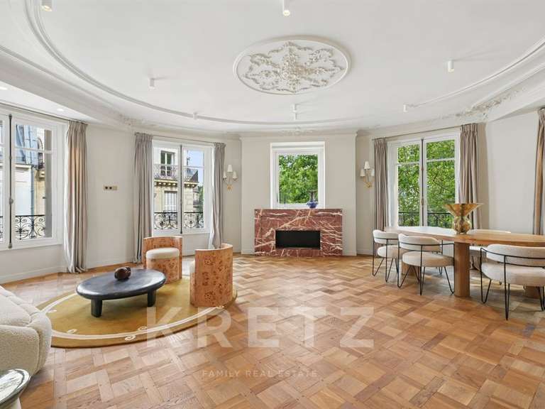 Appartement Paris 7e - 2 chambres - 125m²