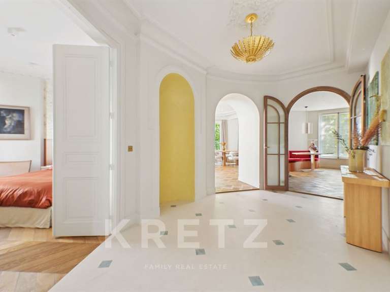 Appartement Paris 7e - 2 chambres - 125m²