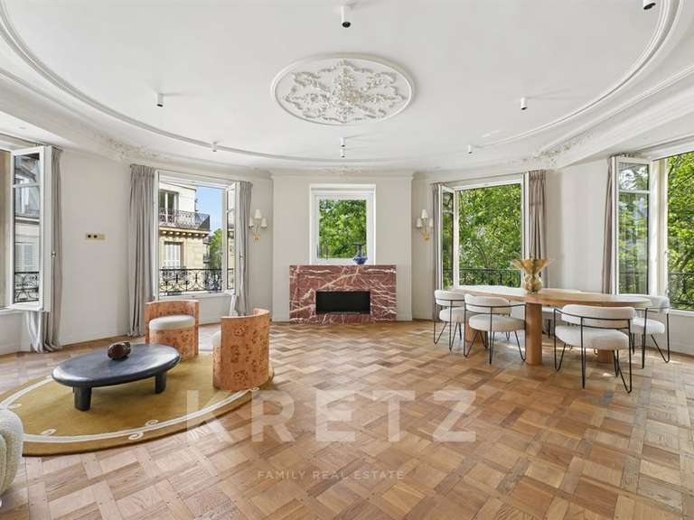 Appartement Paris 7e - 2 chambres - 125m²