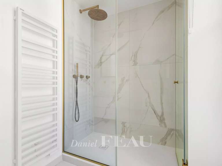 Appartement Paris 7e - 1 chambre - 69m²