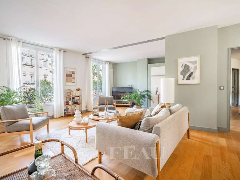 Appartement Paris 7e - 3 chambres - 106m²