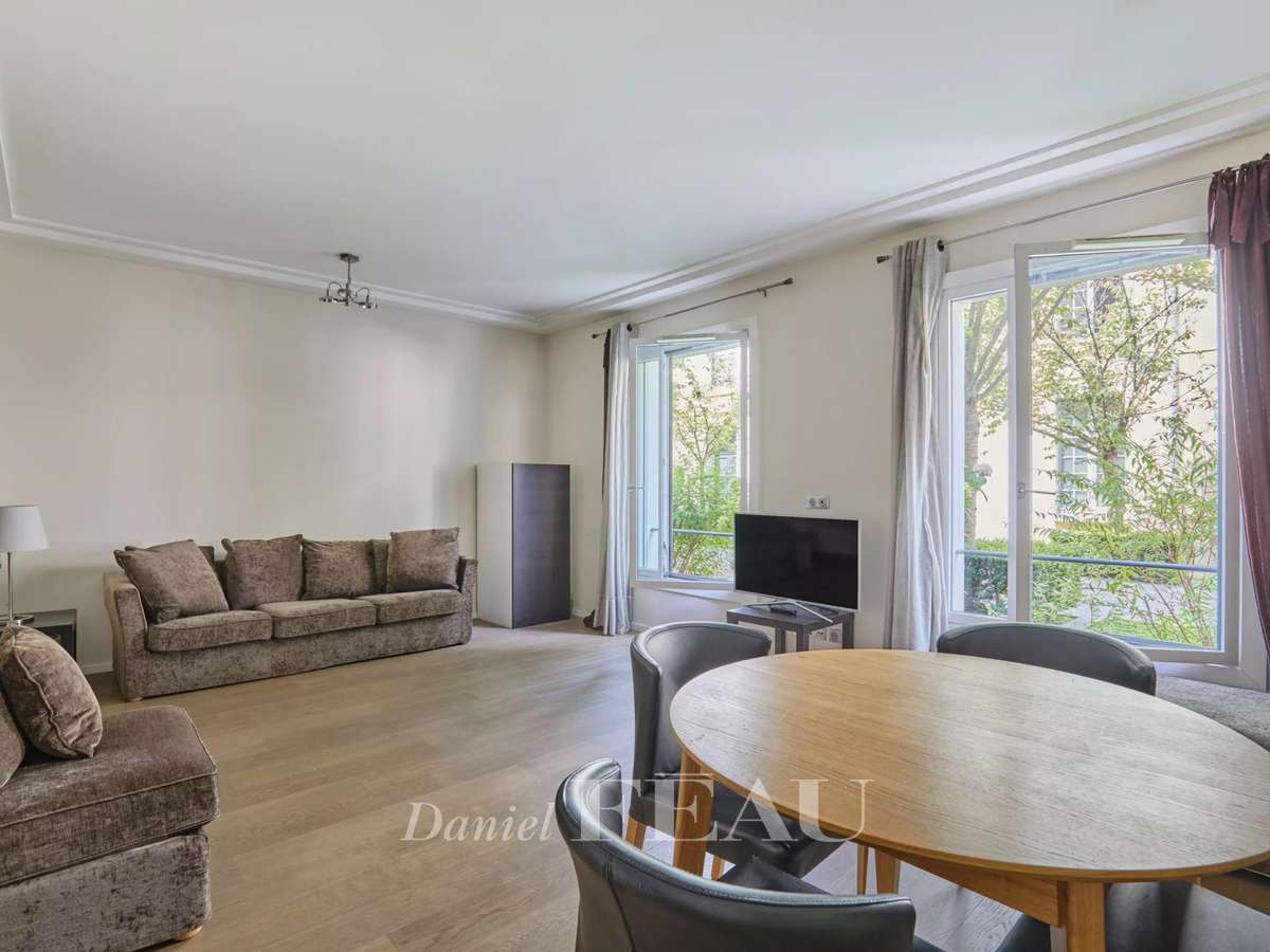 Apartment Paris 7e