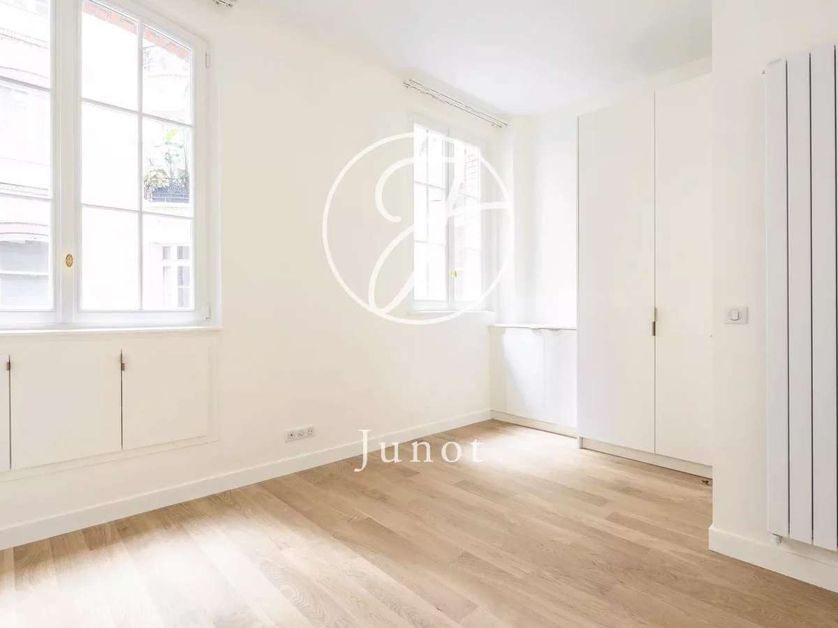 Apartment Paris 7e