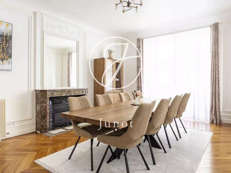 Apartment Paris 7e - 5 bedrooms - 200m²