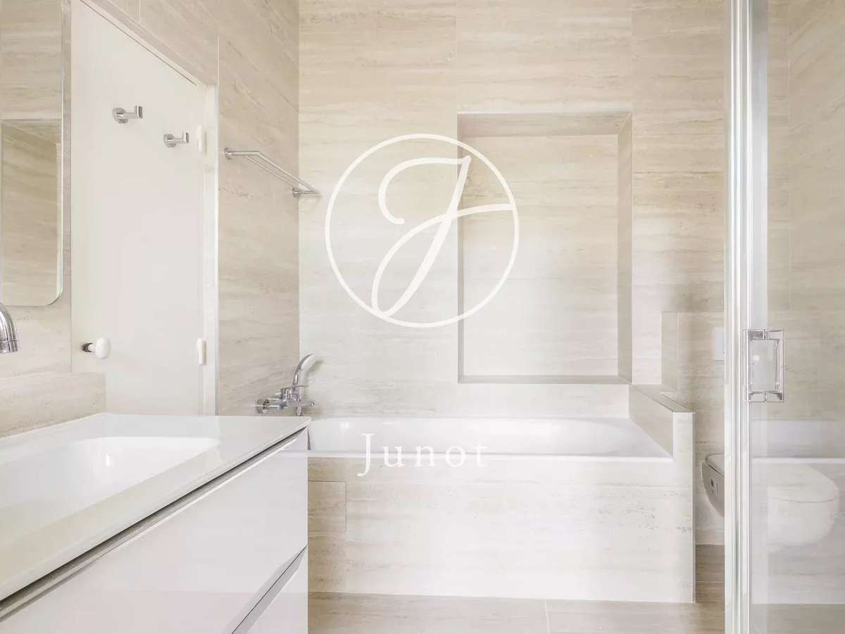 Apartment Paris 7e