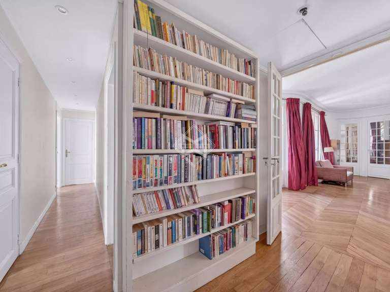 Appartement Paris 7e - 5 chambres - 176m²