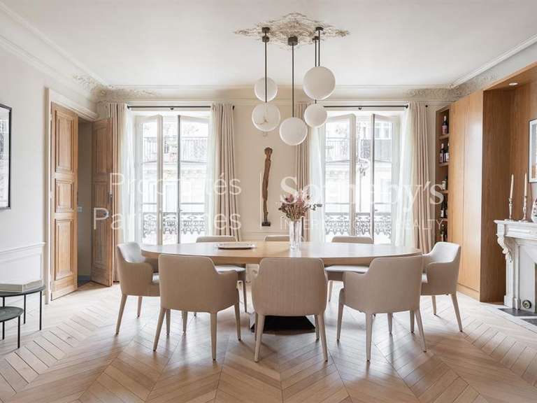 Appartement Paris 7e - 2 chambres - 148m²