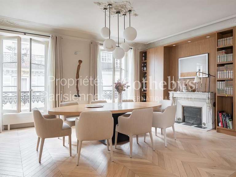 Appartement Paris 7e - 2 chambres - 148m²