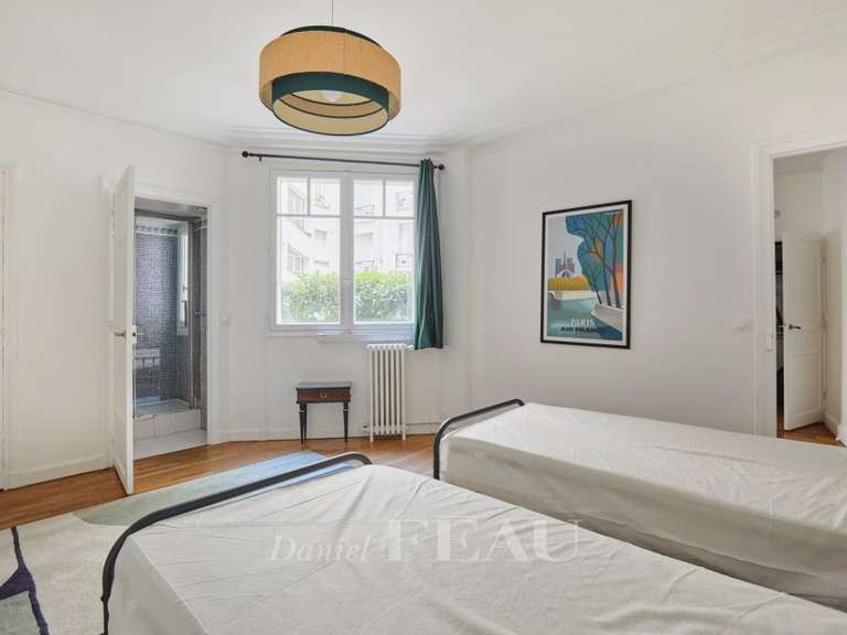 Appartement Paris 7e - 3 chambres - 124m²