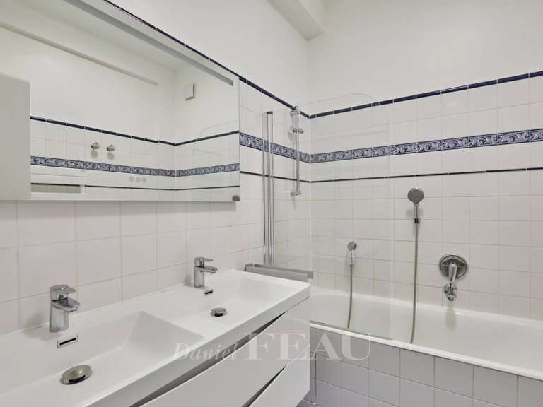 Appartement Paris 7e - 3 chambres - 124m²